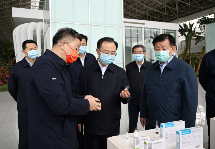 江苏省委书记吴政隆调研pa旗舰厅药业：加快推动传统中医药和现代科学相结合，为抗击疫情提供有力武器